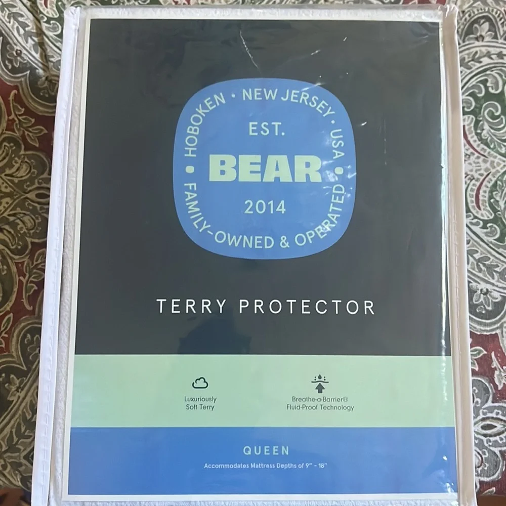 New in package BEAR terry queen mattress protector